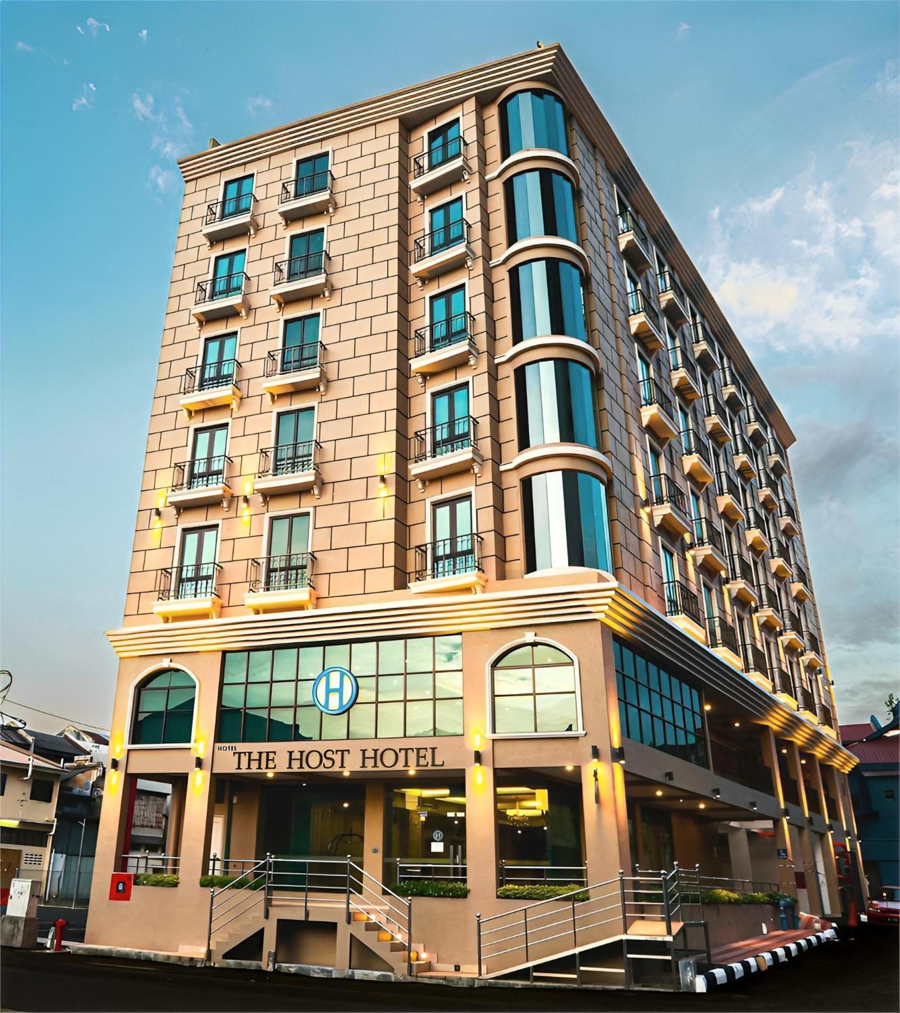 The Host Hotel Іпох Екстер'єр фото